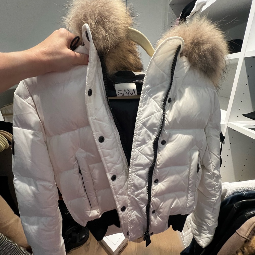 SAM. Women's white Puffer Jacket with Fur Trim